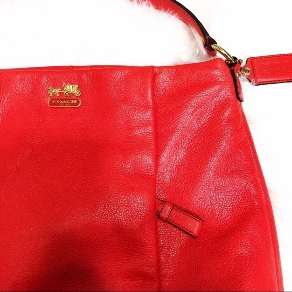 Coach | Coral Hobo Pebble Leather Hand Bag - Picture 5 of 7